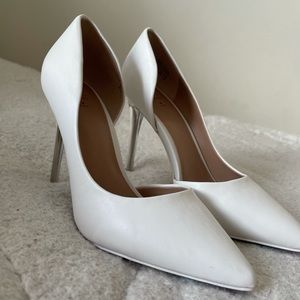 Call it spring THAOVEN heels